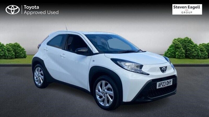 White Used 2023 Toyota Aygo PURE Hatchback | £11,722 (Fair price) - Image 1/2