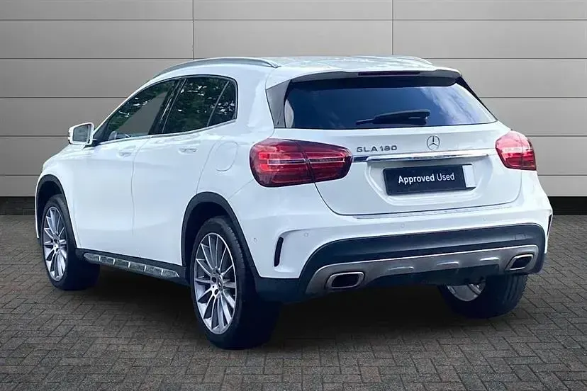 Used Mercedes GLA180 AMG line 122 HP (89 kW) 2019 White SUV