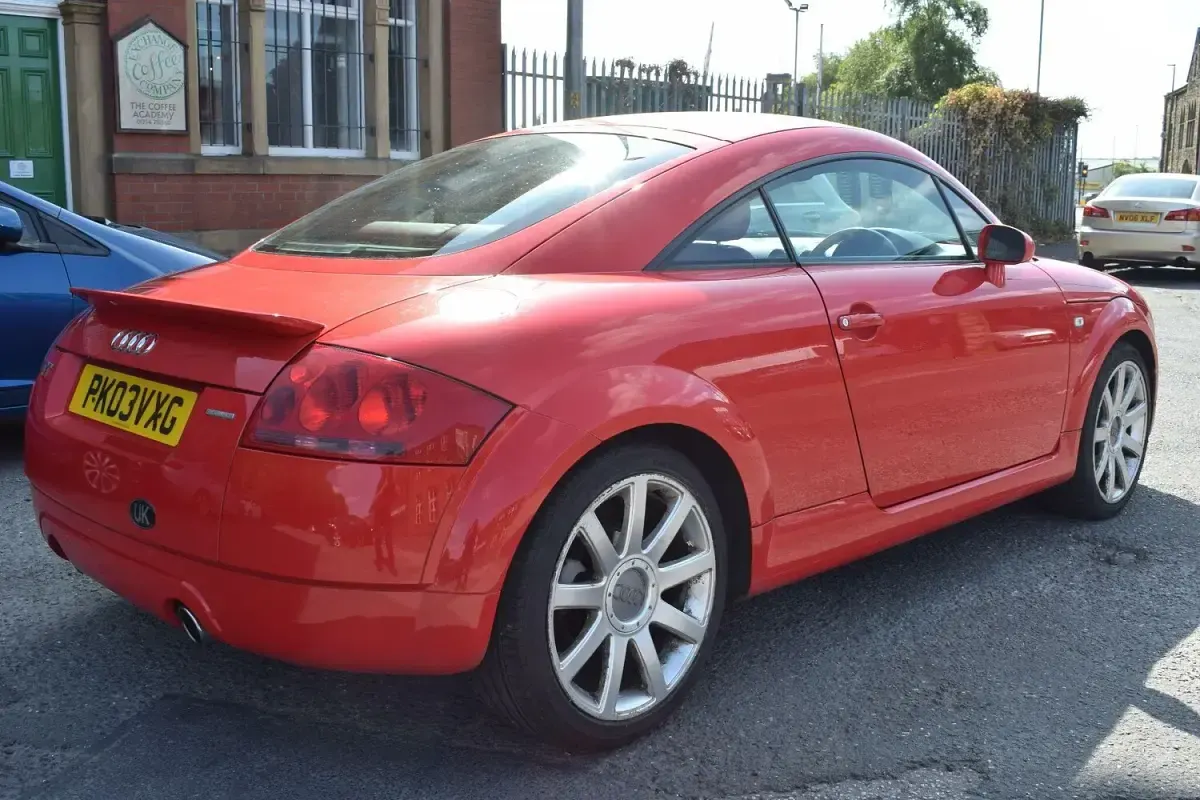 Used Audi TT 225 HP (165 kW) 2003 Red Coupe