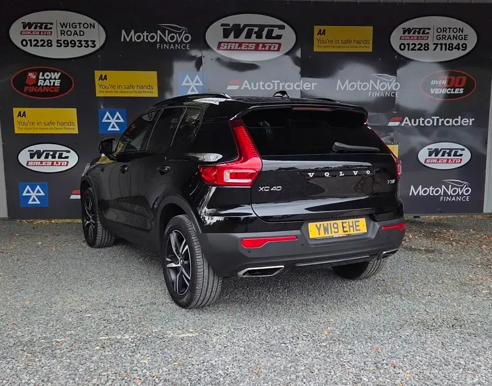 Used Volvo XC40 R-Design 156 HP (114 kW) 2019 Black SUV