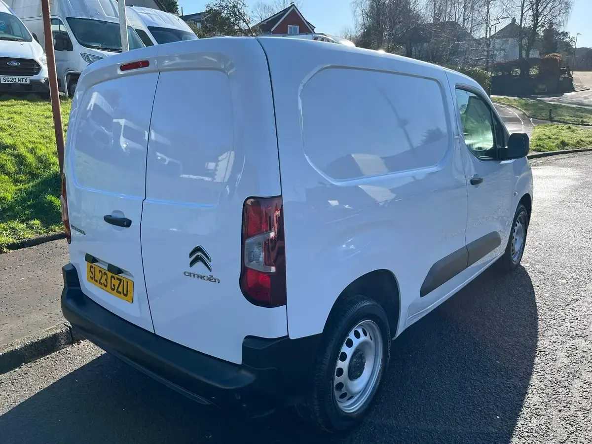 Used Citroën Berlingo 100 HP (73 kW) 2023 White MPV