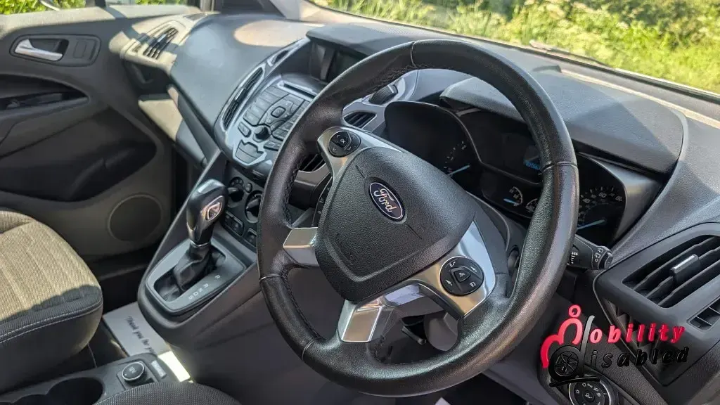 Used Ford Tourneo Connect Titanium 120 HP (88 kW) 2017 Silver MPV