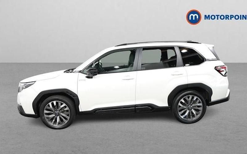 Used Subaru Forester 136 HP (100 kW) 2025 White SUV