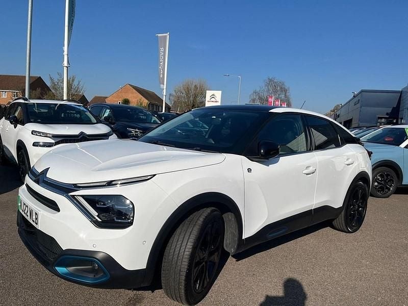 Used Citroën e-C4 Shine 98 kW (134 HP) 2022 White Hatchback