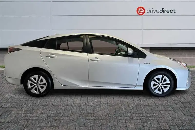 Used Toyota Prius Business Edition 122 HP (89 kW) 2018 Silver Hatchback