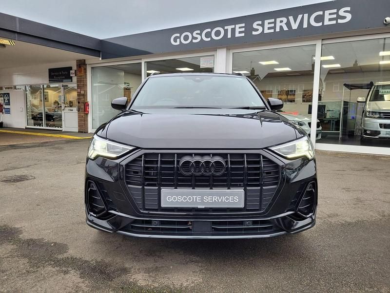 Begagnad Audi Q3 Black Edition 2022 Svart SUV