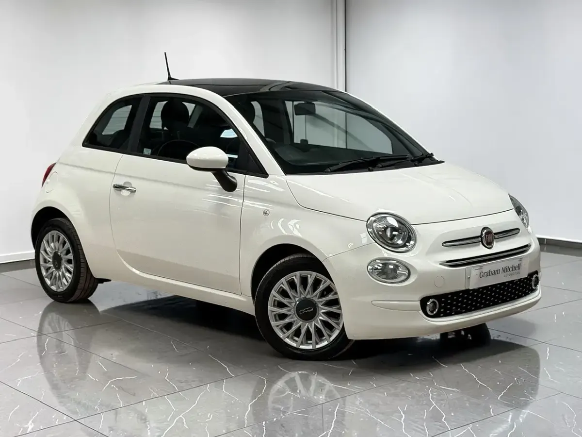 Used Fiat 500 Lounge 70 HP (51 kW) 2021 White Hatchback