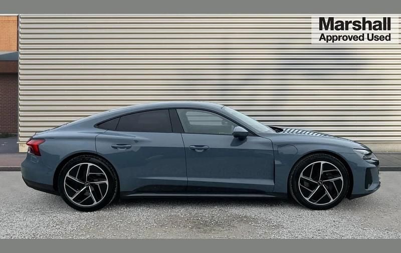 Used Audi e-tron GT quattro Comfort 384 kW (523 HP) 2024 Grey Sedan