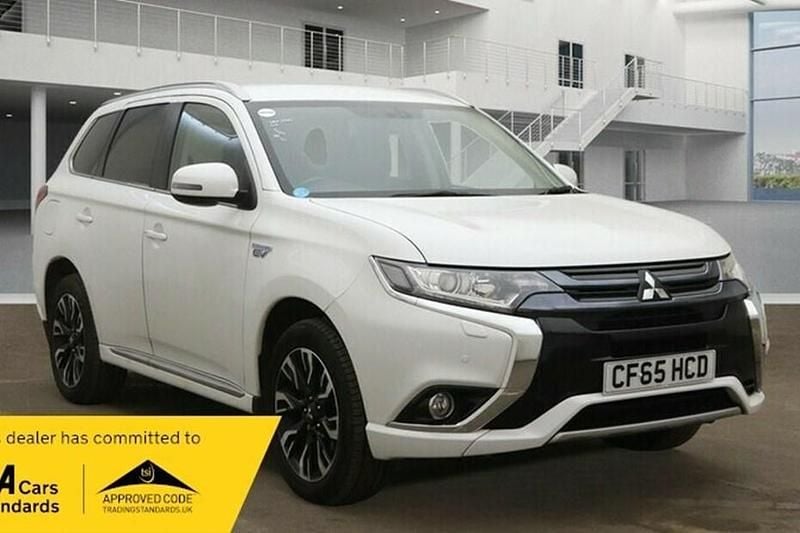 White Used 2015 Mitsubishi Outlander P-HEV Plus Estate | £10,295 (A bit pricey) - Image 1/1