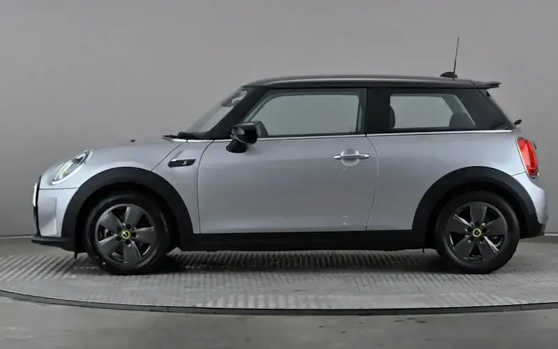 Used Mini Cooper S Level 1 135 kW (184 HP) 2023 Hatchback