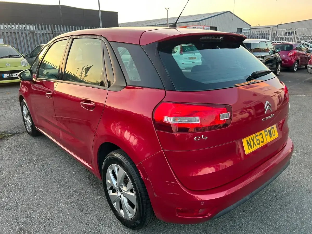 Used Citroën C4 Picasso VTR Sport 115 HP (84 kW) 2013 Red MPV