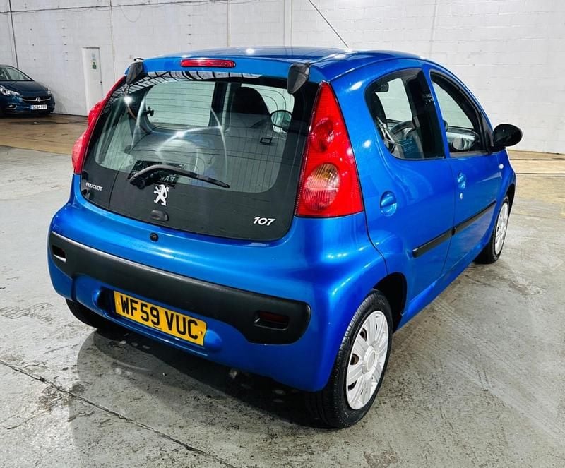 Used Peugeot 107 68 HP (50 kW) 2009 Blue Hatchback