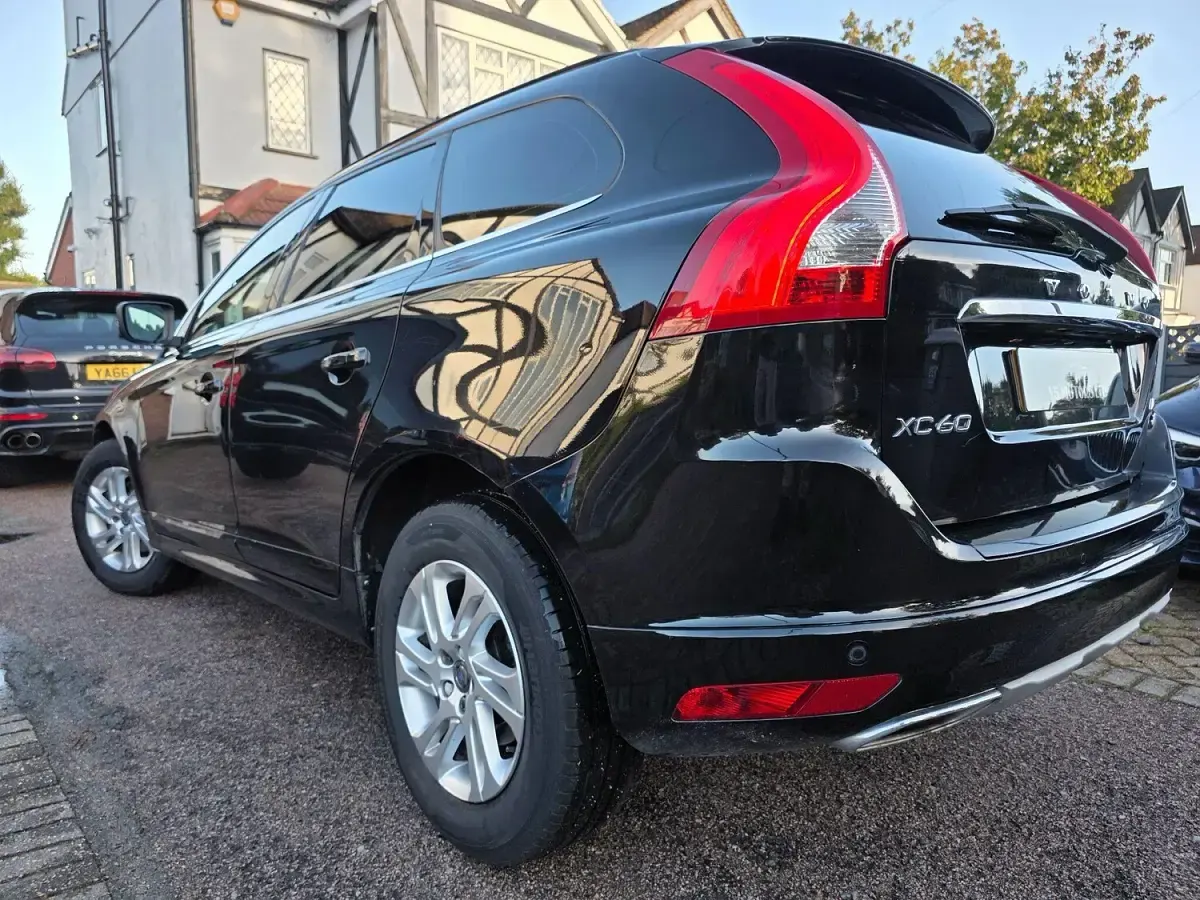 Used Volvo XC60 SE 190 HP (139 kW) 2016 Black SUV