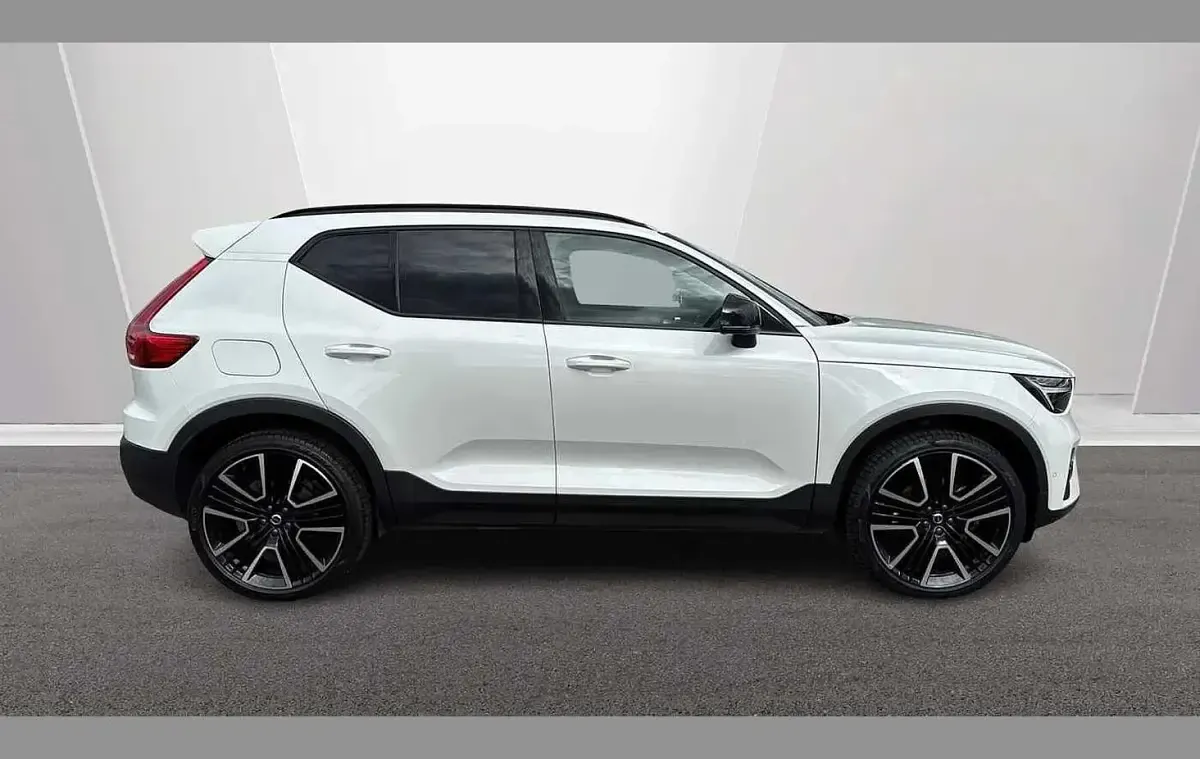 Used Volvo XC40 Ultra 194 HP (142 kW) 2025 White SUV
