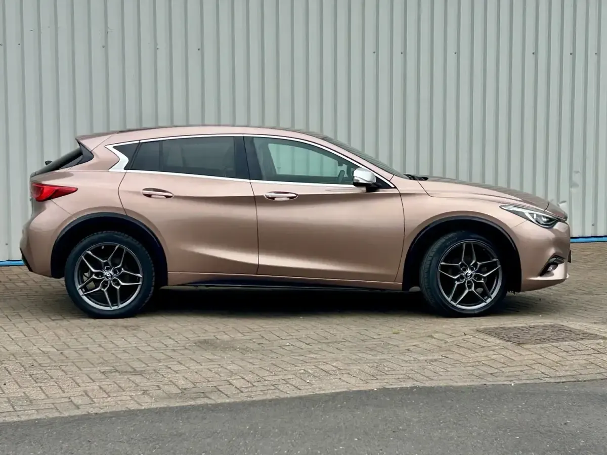 Used Infiniti Q30 Premium 109 HP (80 kW) 2018 Bronze Hatchback