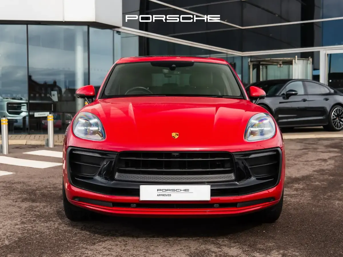 Usado Porsche Macan 265 HP (194 kW) 2023 Vermelho SUV