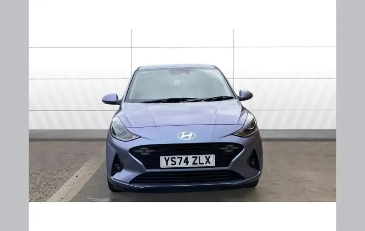 Used Hyundai i10 Premium 62 HP (45 kW) 2024 Blue Hatchback