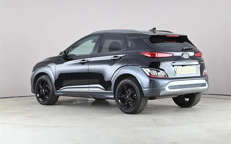 Second-hand Hyundai Kona Premium 120 CP (88 kW) 2022 Negru SUV