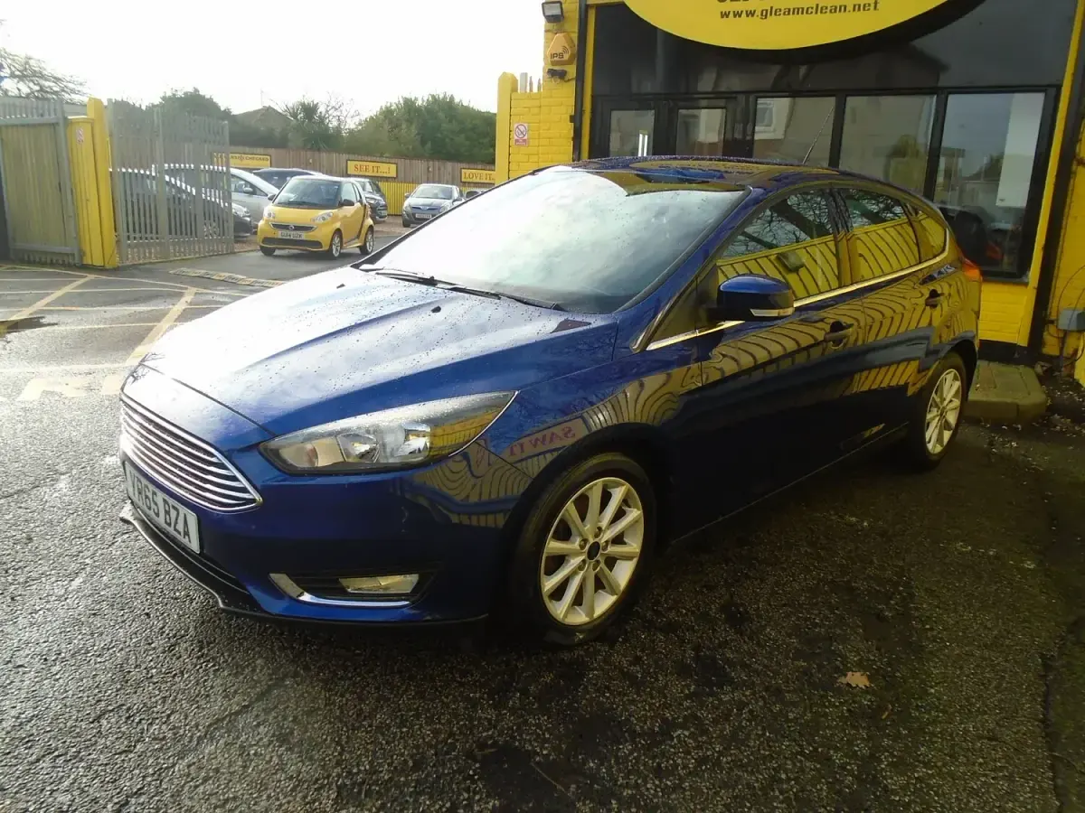 Used Ford Focus Titanium 125 HP (91 kW) 2015 Blue Hatchback