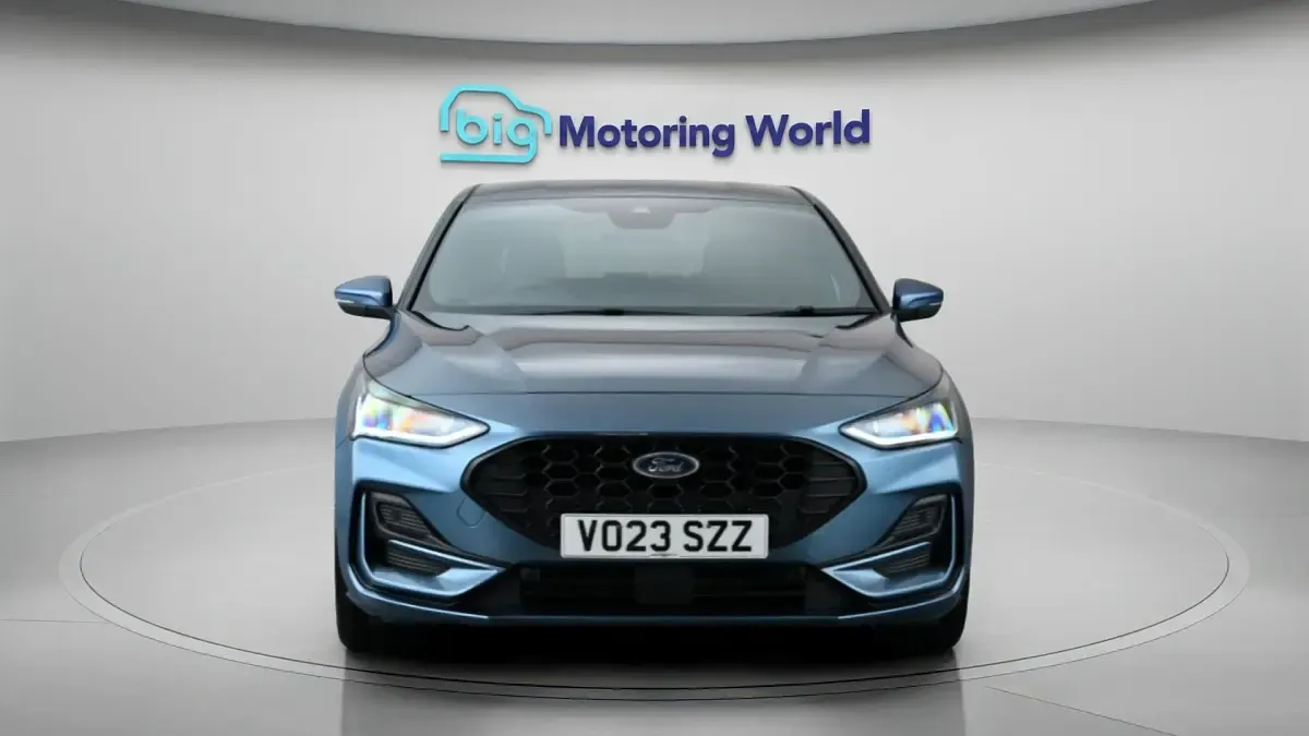Used Ford Focus ST-Line 125 HP (91 kW) 2023 Blue Hatchback