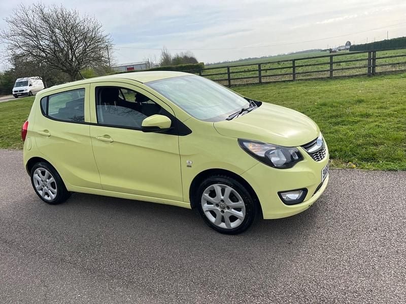 Second-hand Vauxhall Viva 75 CP (55 kW) 2017 Verde Hatchback