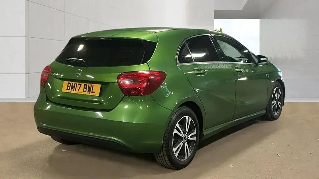 Used Mercedes A180 SE 2017 Green Hatchback
