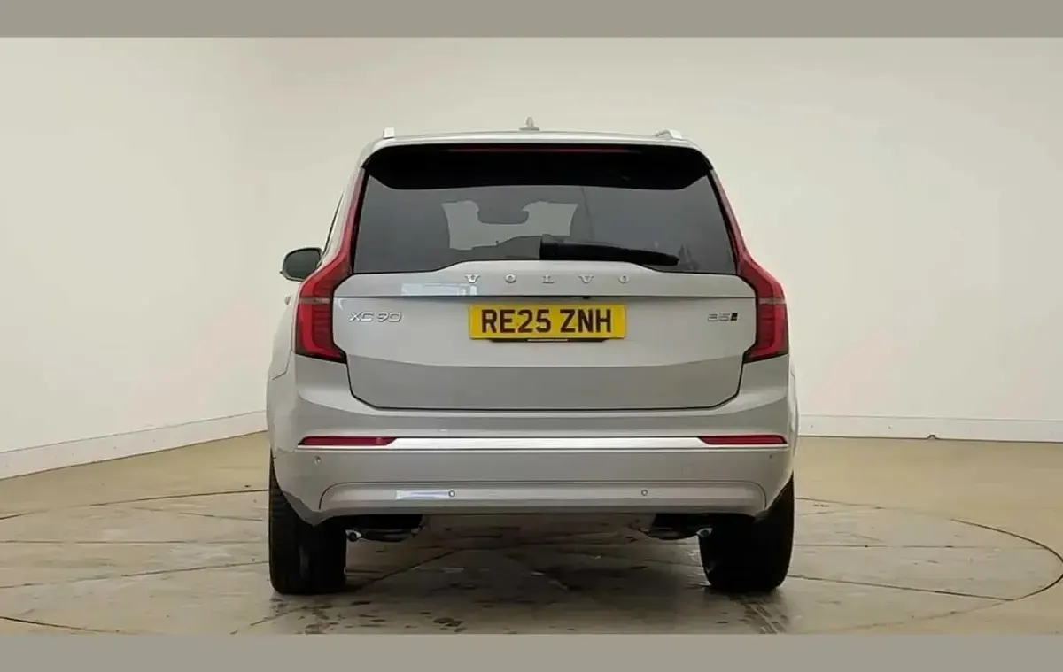 Usado Volvo XC90 Ultra 247 HP (181 kW) 2025 Prateado SUV