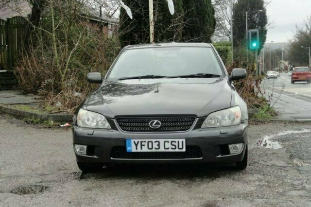 Used 2003 Lexus IS200 Sedan | £2,000 - Image 1/4