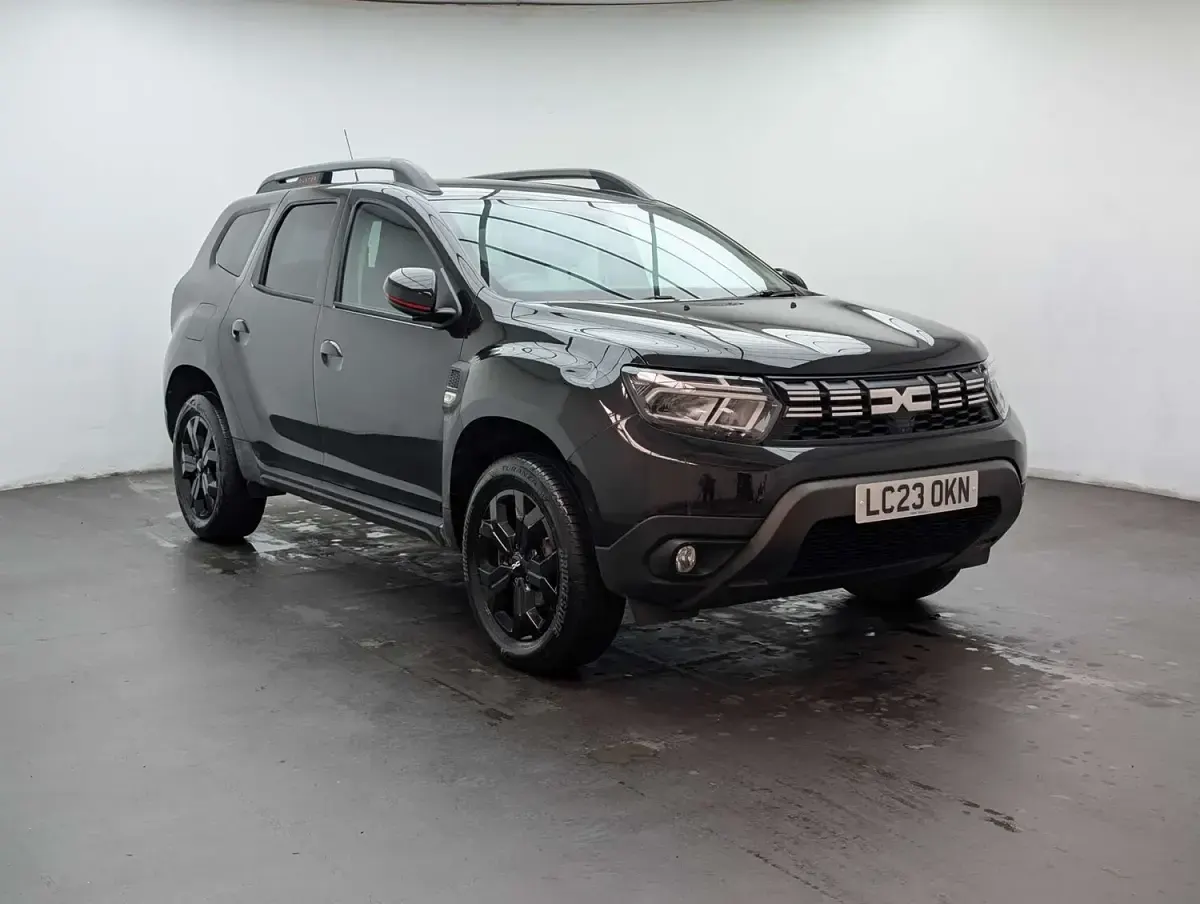 Used Dacia Duster Extreme 90 HP (66 kW) 2023 Black SUV