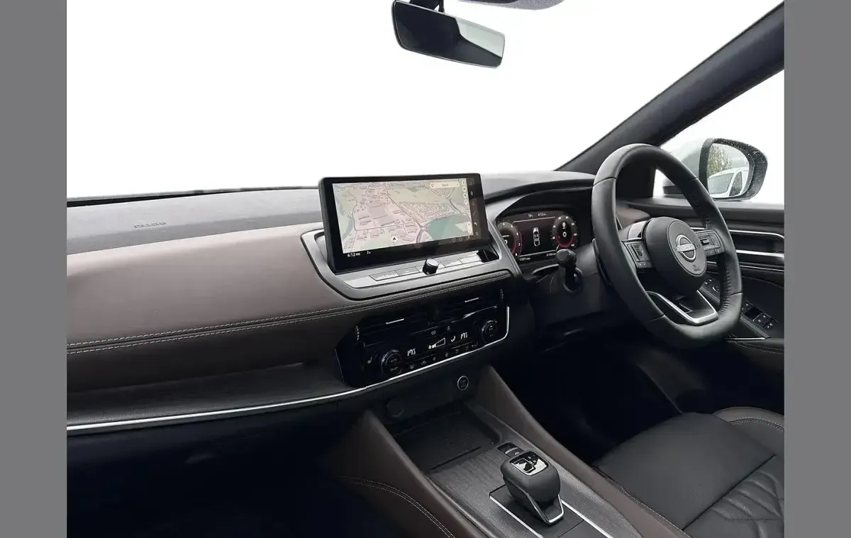 Used Nissan Qashqai Tekna 155 HP (114 kW) 2024 Silver SUV