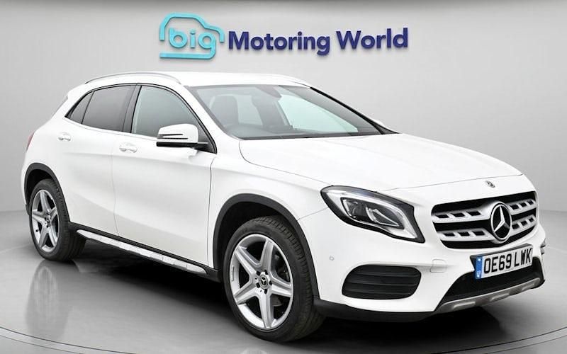 Used Mercedes GLA180 AMG line 122 HP (89 kW) 2019 White SUV