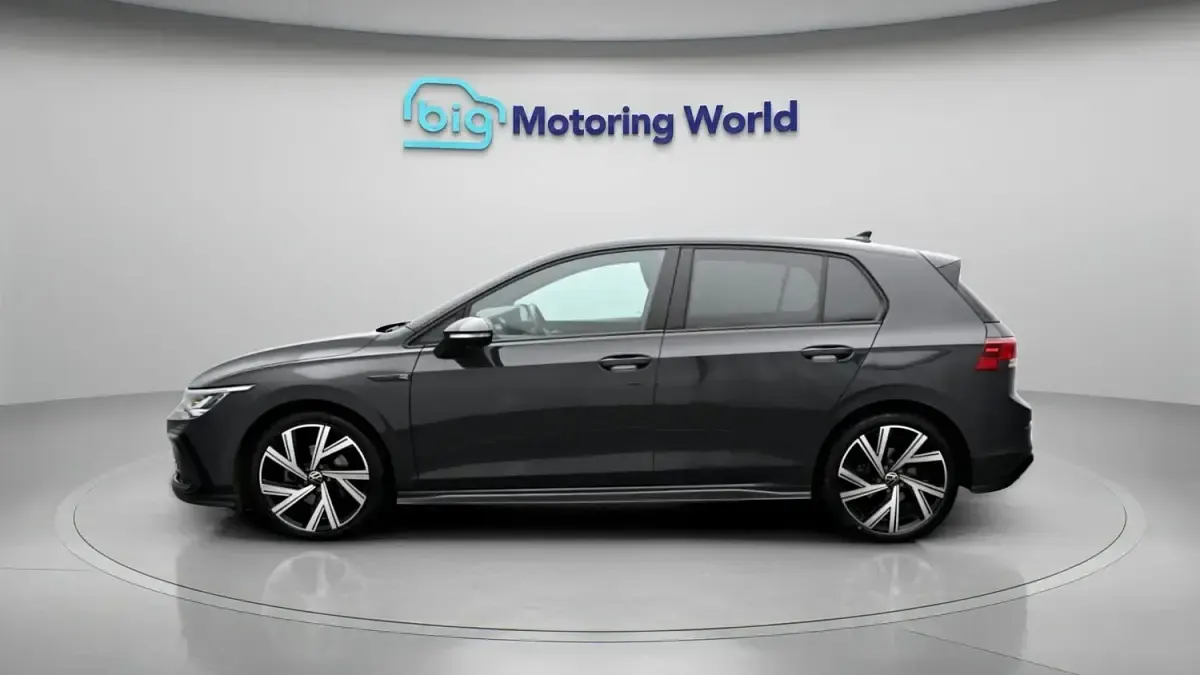 Usado VW Golf VIII R-line 150 CV (110 kW) 2023 Gris Utilitario
