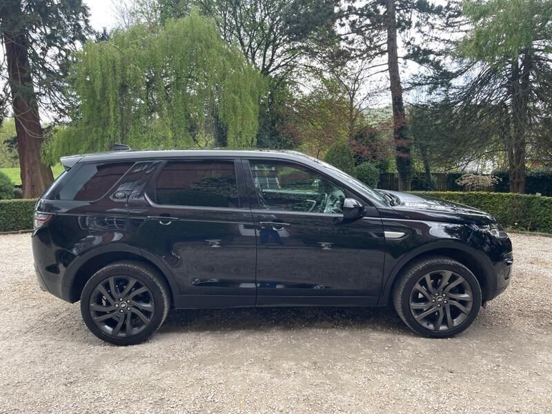 Santorini black Used 2018 Land Rover Discovery Sport HSE SUV | £10,995 (Good price) - Image 1/4