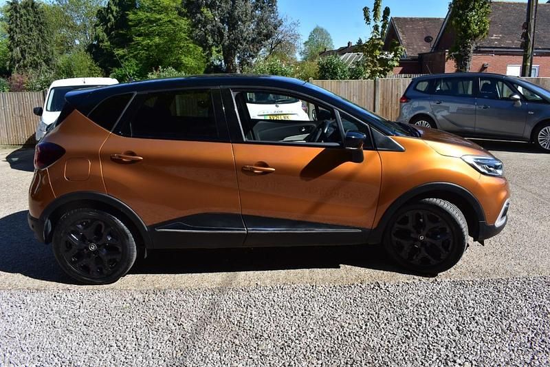 Second-hand Renault Captur GT-Line 90 CP (66 kW) 2018 Portocaliu SUV