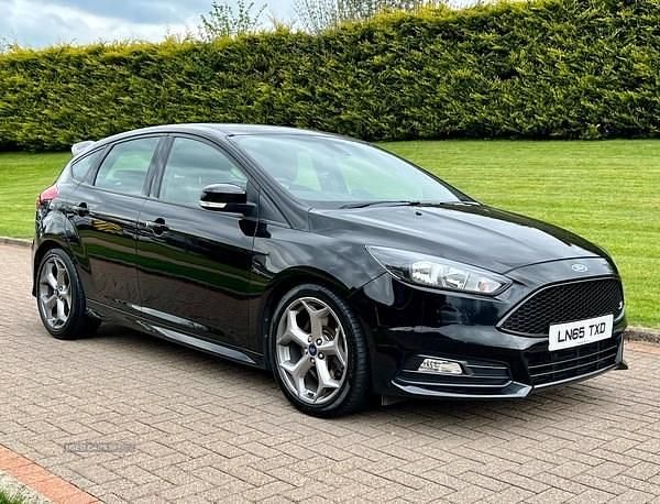 Black Used 2015 Ford Focus ST Hatchback | £10,495 (Good price) - Image 1/4