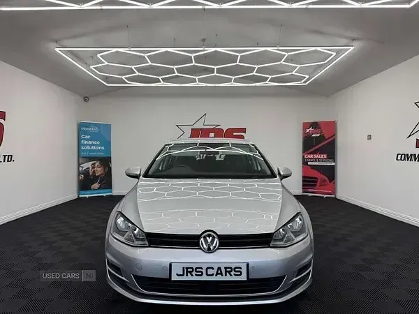 Used VW Golf VII Match 105 HP (77 kW) 2015 Silver Hatchback