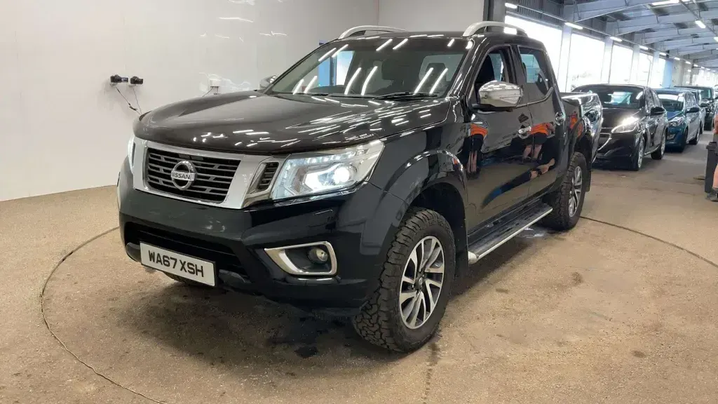 Used Nissan Navara Tekna 2017 Black Pickup