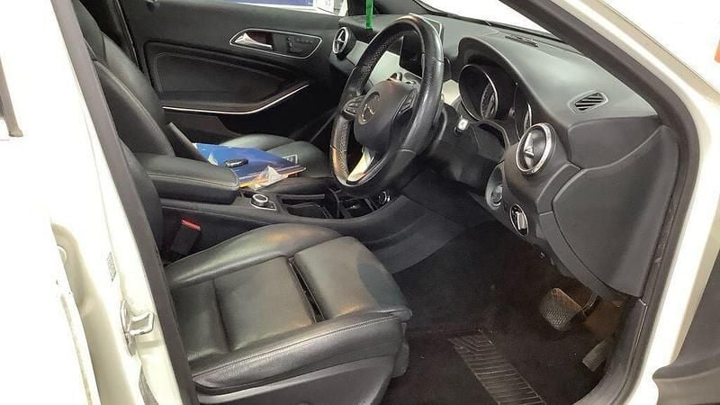 Used Mercedes GLA200 Premium Plus 2016 White SUV