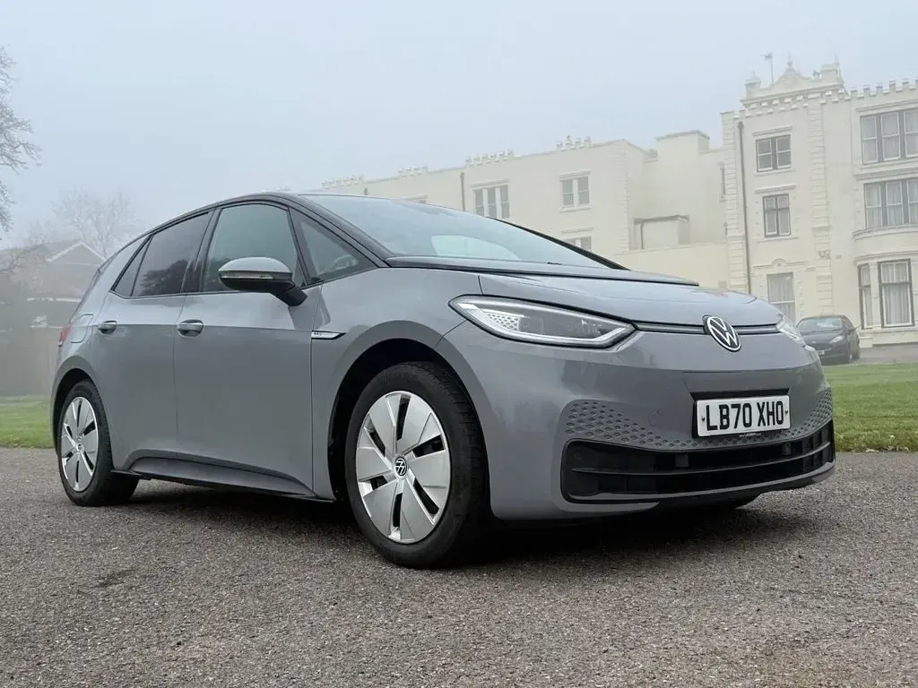 Usado VW ID.3 Pro Performance 150 kW (204 CV) 2020 Gris Utilitario