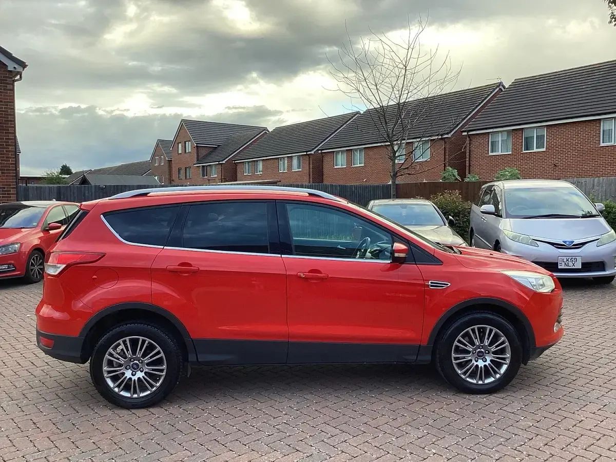 Used Ford Kuga Titanium 140 HP (102 kW) 2014 Red SUV