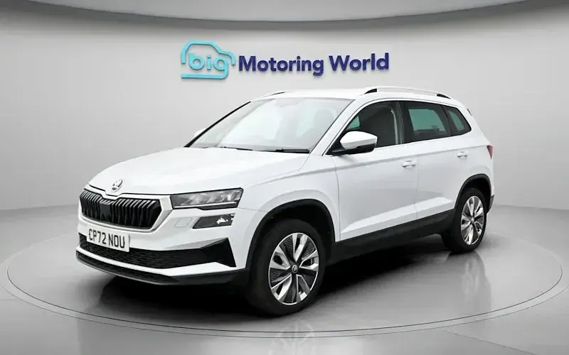 Używany Skoda Karoq SE L 150 KM (110 kW) 2023 Biały SUV