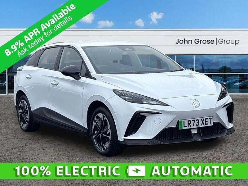Used MG MG4 EV SE 2023 White Hatchback
