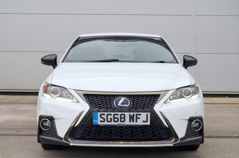 Used Lexus CT200h Sport Line 2018 White Hatchback