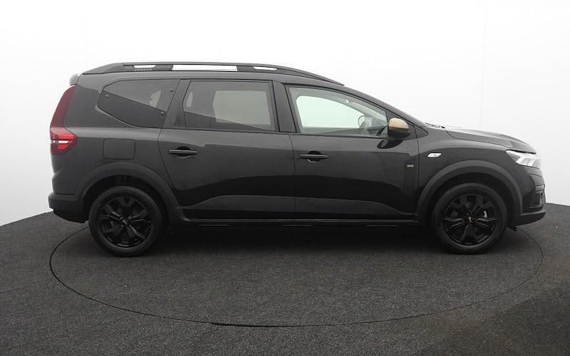 Used Dacia Jogger Extreme 141 HP (103 kW) 2025 MPV