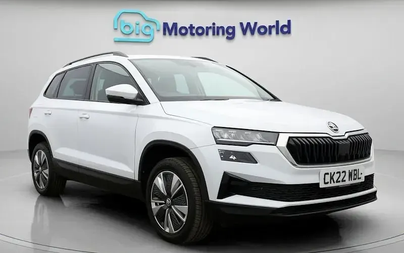 Usado Skoda Karoq SE Drive 110 HP (80 kW) 2024 SUV