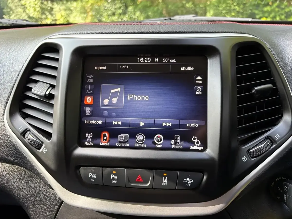 Used Jeep Cherokee Trailhawk 270 HP (198 kW) 2019 Blue SUV