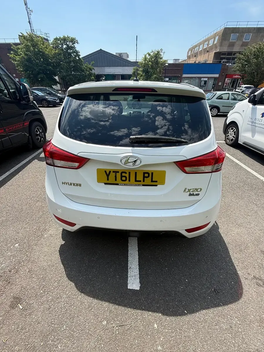 Used Hyundai ix20 Style 2011 White Hatchback