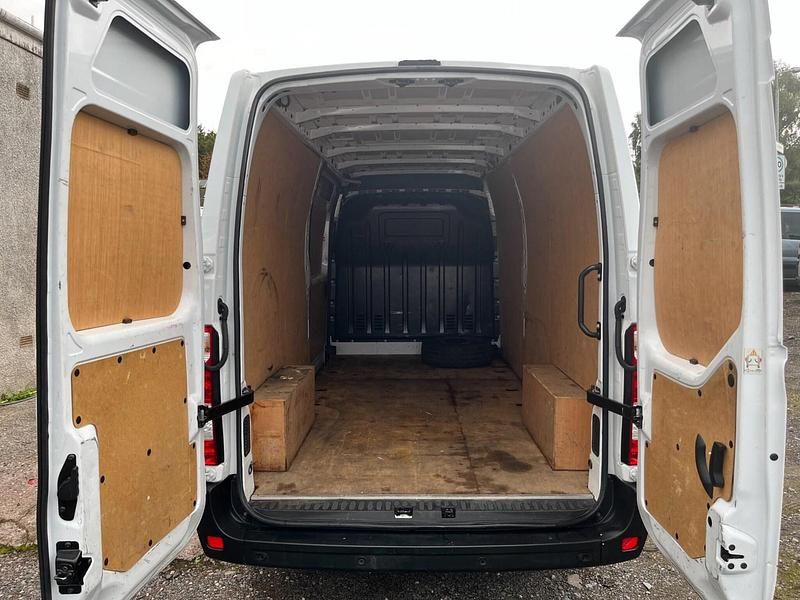 Used Renault Master Business 2022 White Van