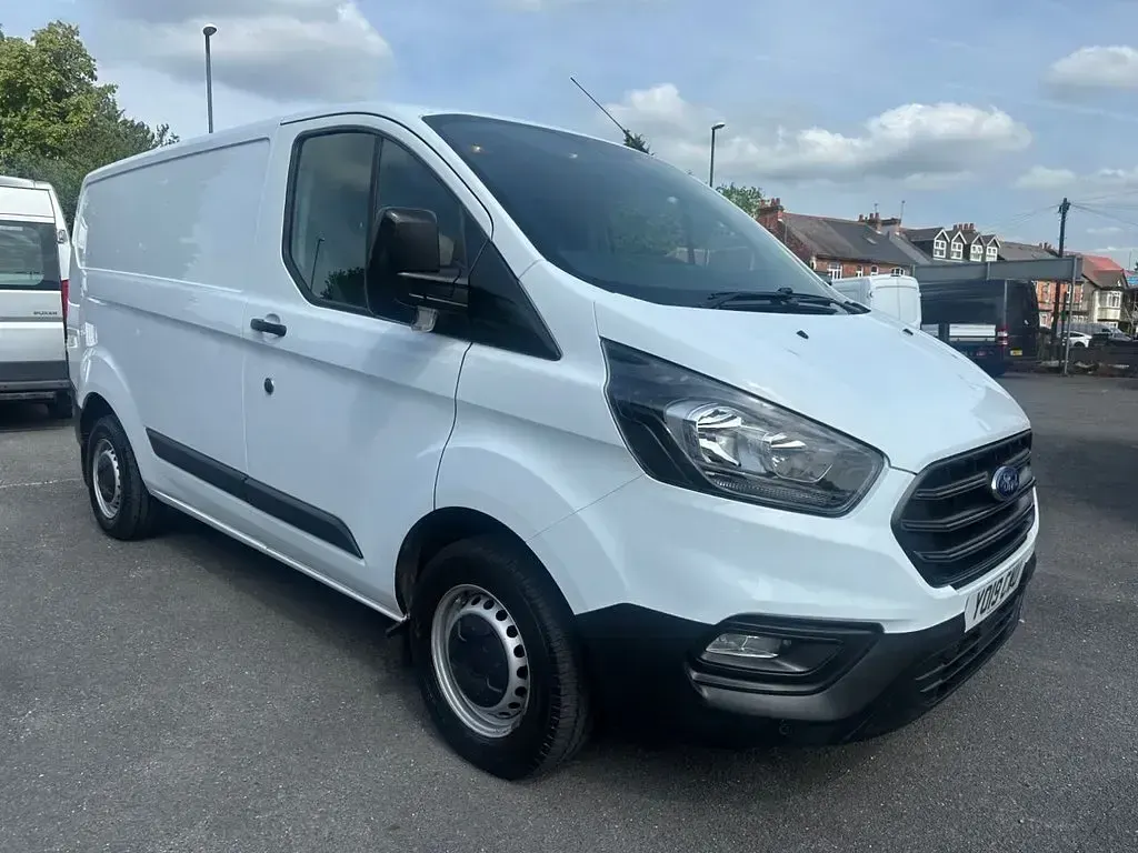Used Ford Transit Custom 105 HP (77 kW) 2019 White Van