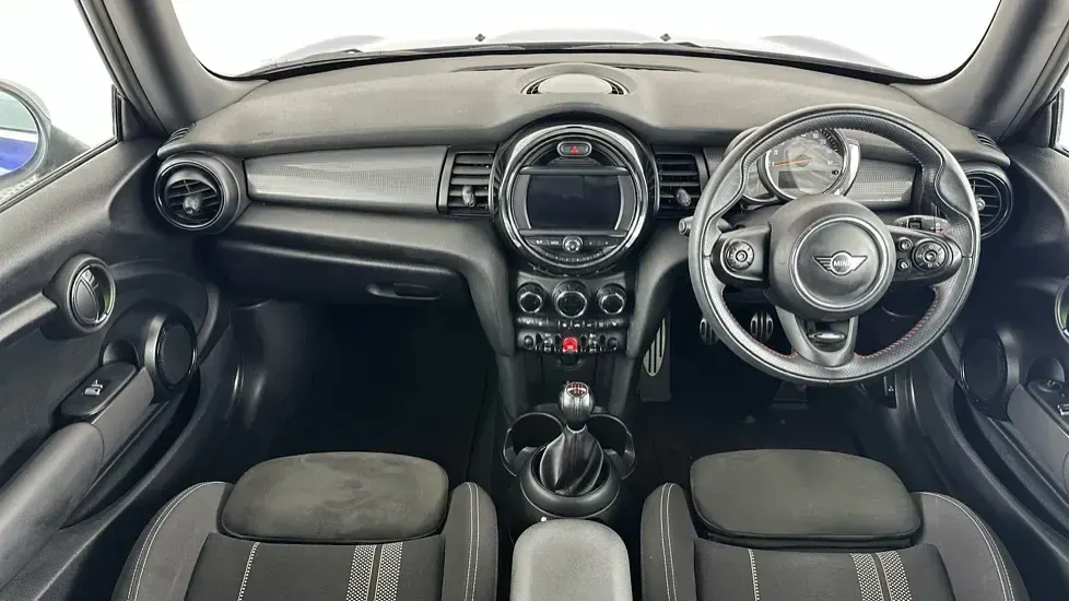 Used Mini Cooper Hatch 134 HP (98 kW) 2019 Blue Hatchback